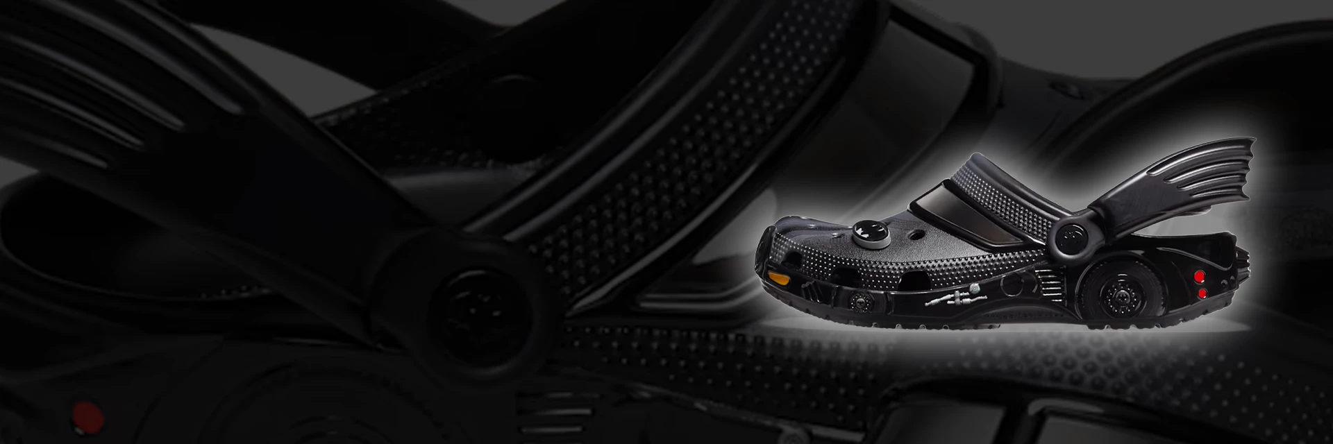 Der Batman Batmobile Classic Clog ist jetzt in allen Größen verfügbar!