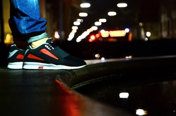 NIKE - CURRENT - BRED - 6