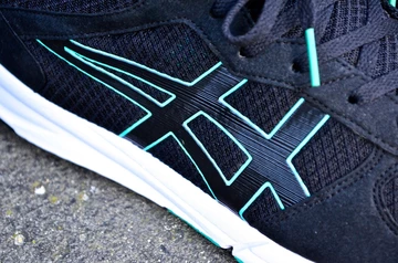 3onitsuka - shaw - runner