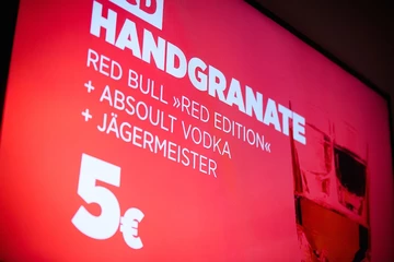 43einhalb x R3D towel party - Recap