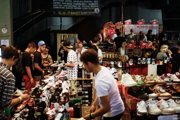 13snkrart - kicksinthehall-deadstock-bielefeld