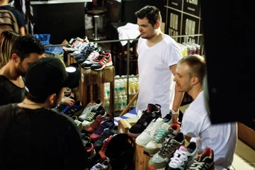 12snkrart - kicksinthehall-deadstock-bielefeld