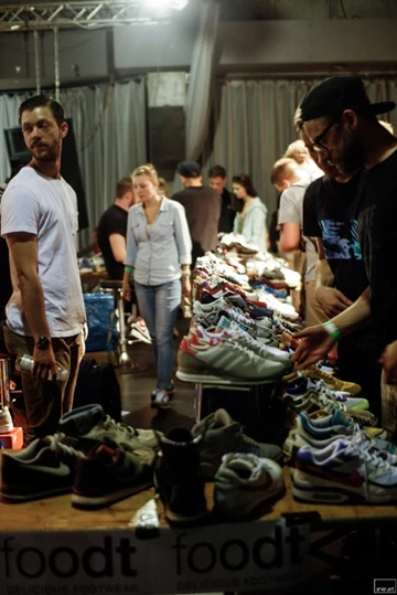 32snkrart - kicksinthehall-deadstock-bielefeld