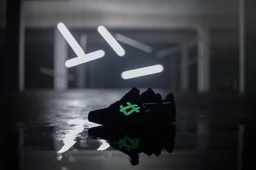 asics-gt-quick-glow-in-the-dark-02-1024x682