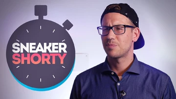 Sneaker Shorty mit Turnschuh.tv