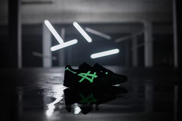 asics-gel-saga-glow-in-the-dark-02-1024x682