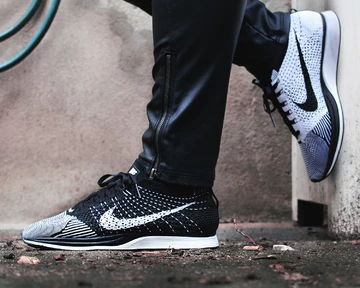 deadstock-nike-flyknit-racer-01