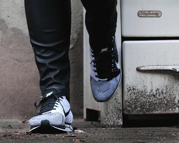 deadstock-nike-flyknit-racer-02