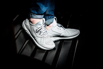 1adidas-tubular