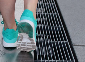 nike-am1ultramoire-008