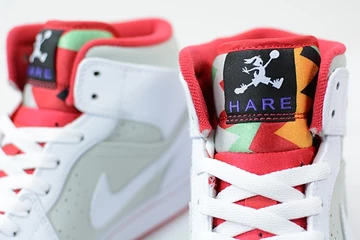 air-jordan-1-mid-hare-4