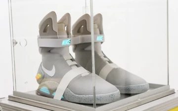 NIKE-AIRMAG-4