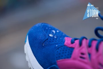 12asics-storm-kayano