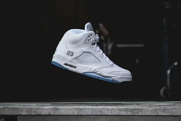 air-jordan-5-metallic-silver-01