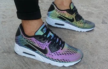 nike-air-max-90-holographic-1