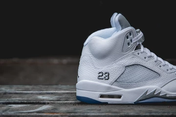 air-jordan-5-metallic-silver-02