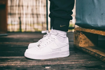 1not-just-shoes-on-feet-knucker-kane-holz