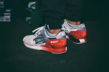 14not-just-shoes-on-feet-knucker-kane-holz