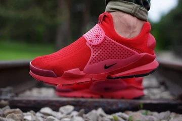 nike-sock-dart-red