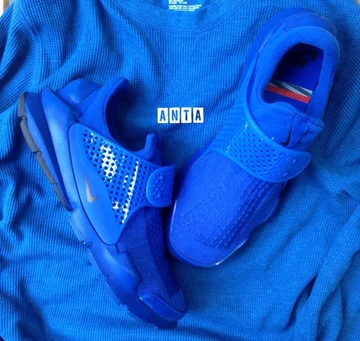 nike-sock-dart-blue-1