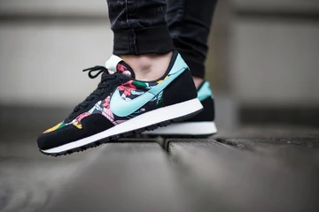 Nike-Wmns-Pegasus-83-Print-Black-Pack-2