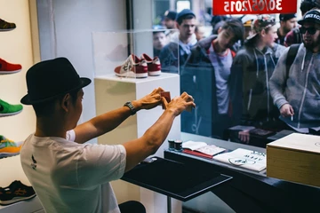 10afew-koi-asics-camp-out