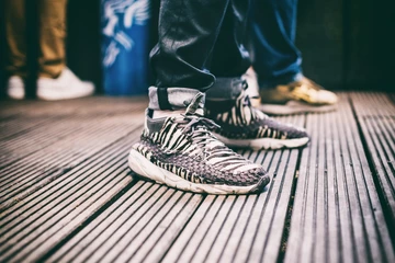 16not-just-shoes-on-feet-knucker-kane-holz