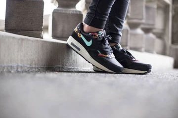 Nike-Wmns-Air-Max-1-Print-Black-Pack-2