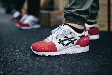 17afew-koi-club-on-feet-knuckler