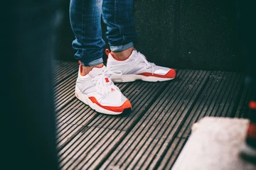 18not-just-shoes-on-feet-knucker-kane-holz