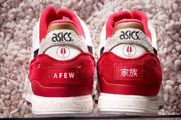 afew-x-asics-gel-lyte-iii-koi-1200x800-03