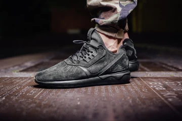 KaneHolz_AllBlackTubular1