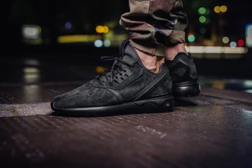 KaneHolz_AllBlackTubular3