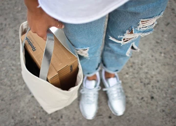 8asphaltgold-tote-bag-reebok