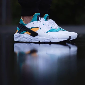 NIKE-HUARACHE-OG