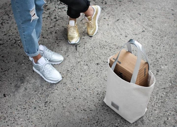 9asphaltgold-tote-bag-reebok