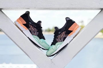 6naked-asics-hafnia