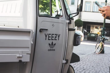 46yeezy-350-boost-campout