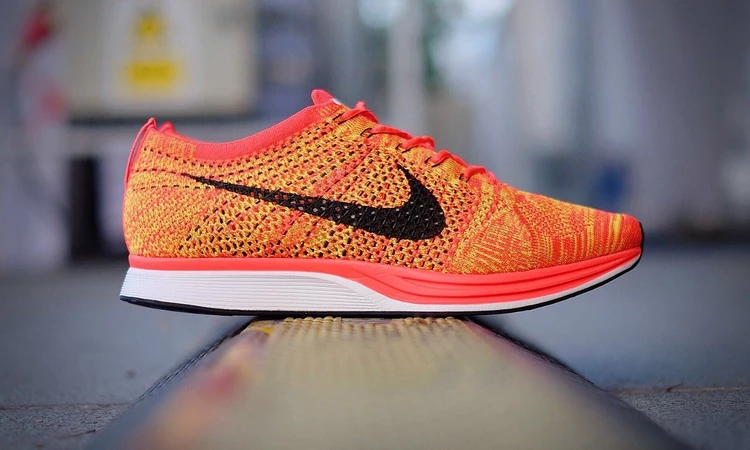 Nike Flyknit Racer Bright Crimson