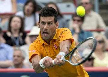 Kiffer beim Tennisturnier - Novak Djokovic smells Shit