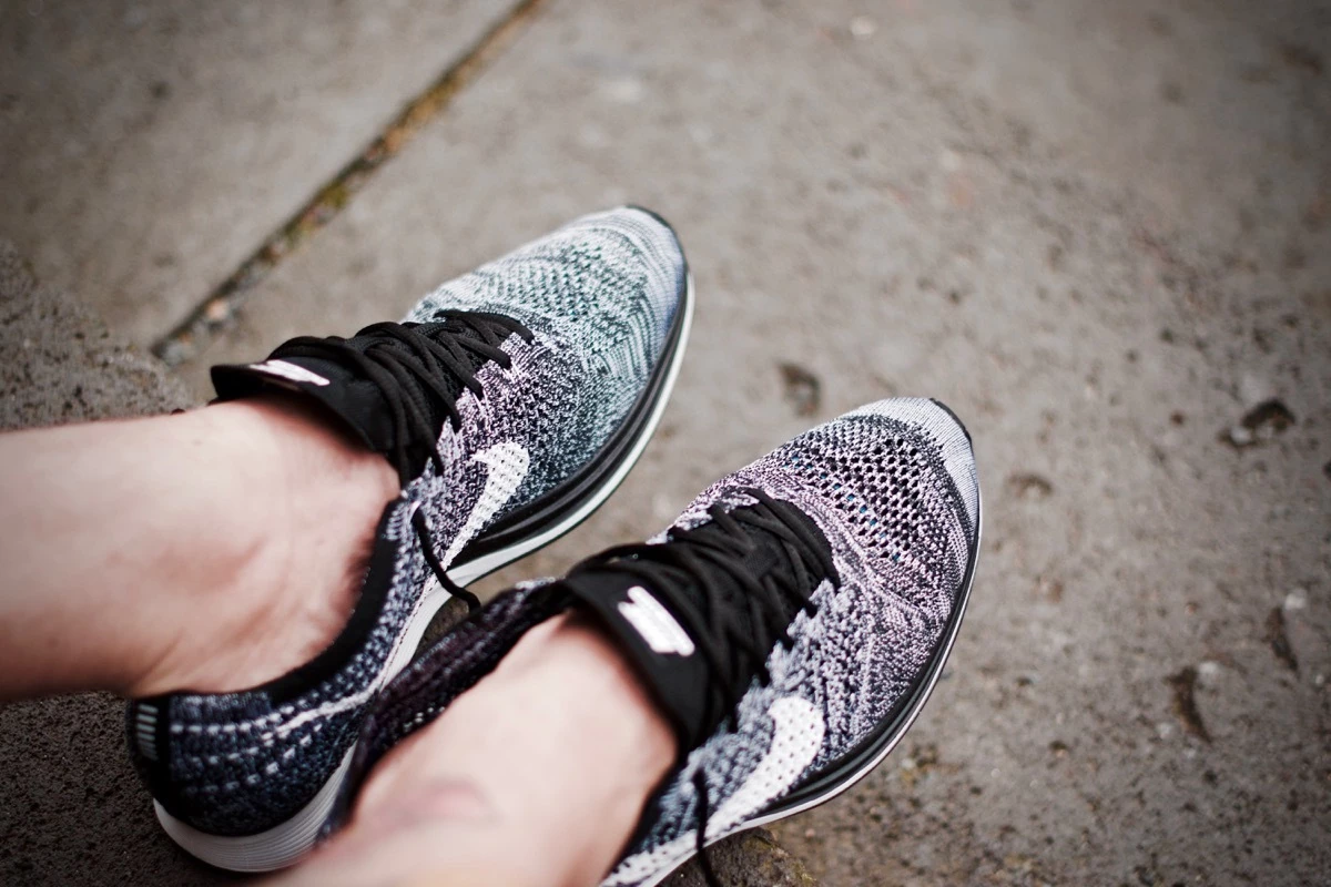 Nike Flyknit Racer Oreo 27.5 フライニット レーサー オレオ