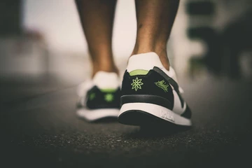 kangaroos-absinth-sneakers-mag