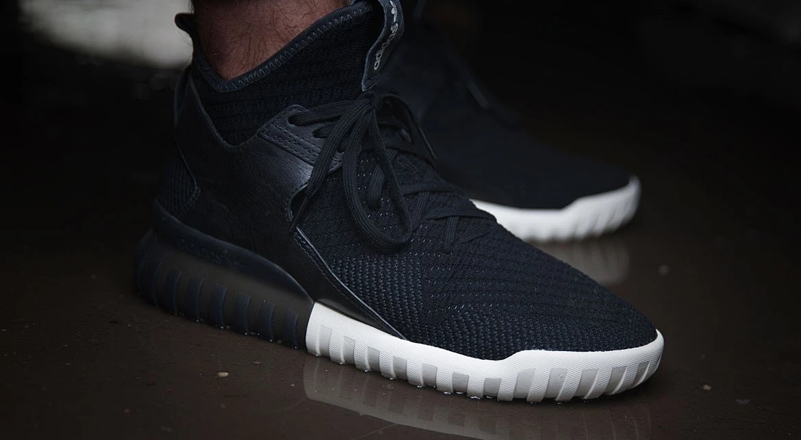 Adidas originals tubular core black best sale