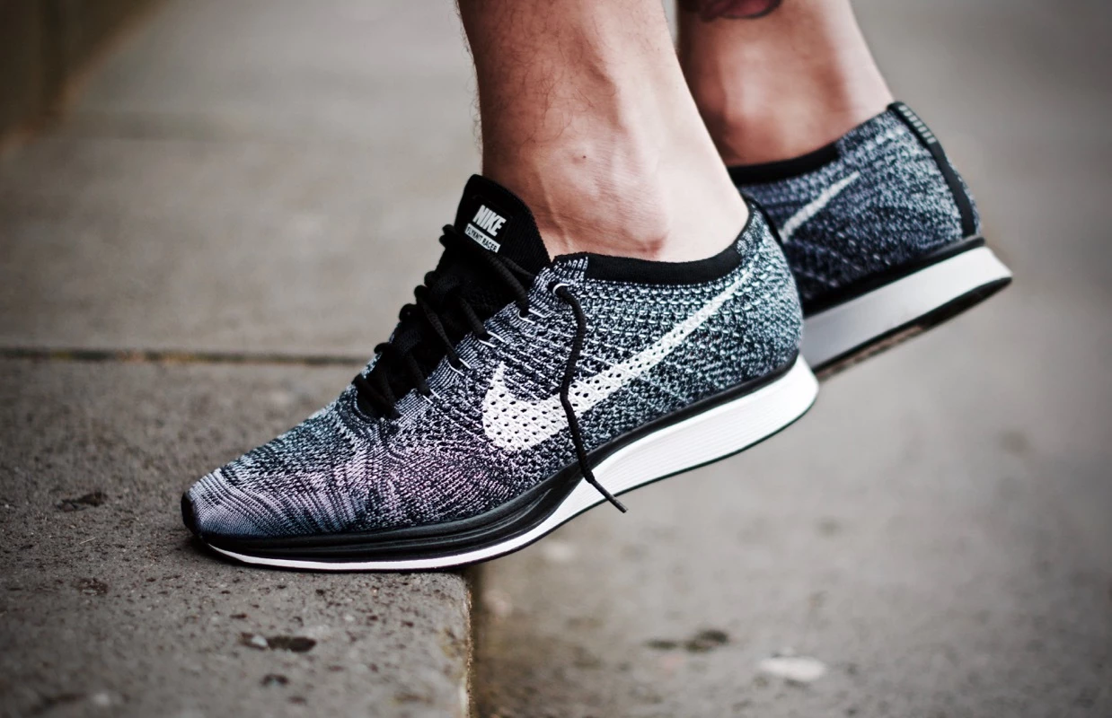 Nike Flyknit Racer Oreo Dead Stock