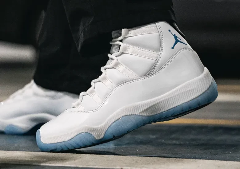 Nike Air Jordan 11 Legend Blue Dead Stock