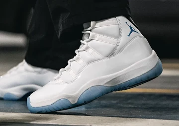 Nike Air Jordan 11 Legend Blue am Fuß