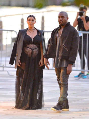 Kim Kardashian and Kanye West attend the Givenchy New York Event on Pier #26. Kim shows off her baby bump in her black fashion. Pictured: Kim Kardashian, Kanye West Ref: SPL1072424 110915 Picture by: Gachie / Splash News Splash News and Pictures Los Angeles: 310-821-2666 New York: 212-619-2666 London: 870-934-2666 photodesk@splashnews.com