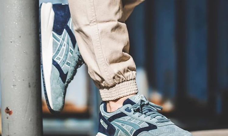 ASICS-TIGER-GEL-SAGA-SCRATCH-SNIFF