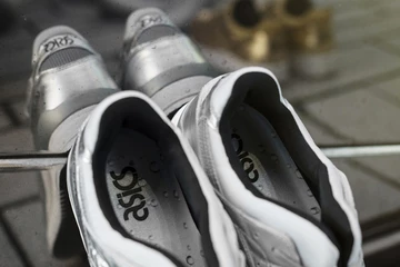 the-asics-gel-lyte-holiday-champagne-pack-5