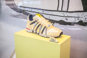 44adidas-equipment-overkill-taxi